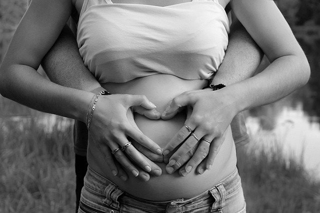 一名乙肝妈妈，此刻最大的困扰就是大宝剖腹产才15个月二宝就来了