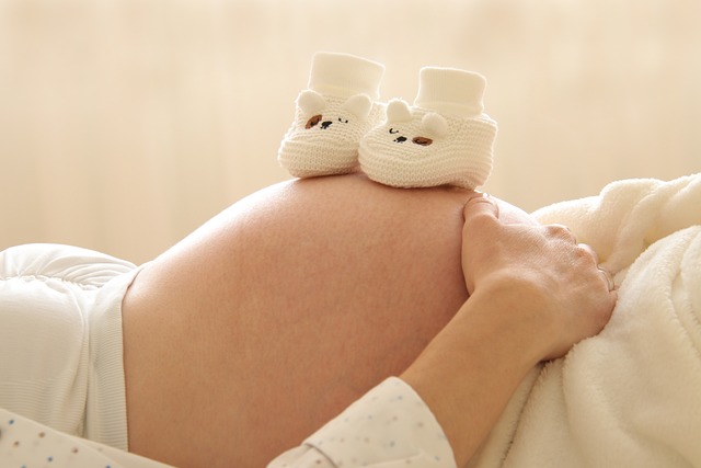 孕晚期妈妈为何感觉胀气教你这4点，有效缓解孕妇腹胀问题！